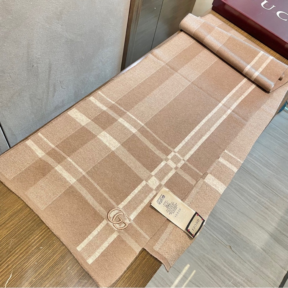 Gucci Tan Plaid Scarf - Picture 5 of 5